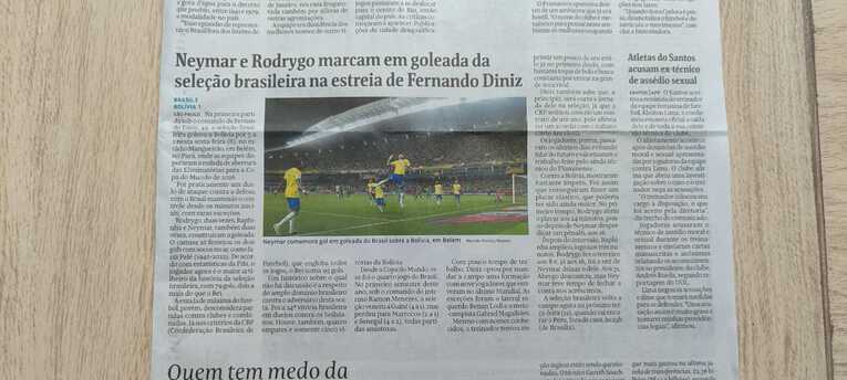 ブラジルのボリビア戦勝利とネイマールのセレソン通算得点記録更新を伝える新聞。日刊紙「フォーリャ・デ・サンパウロ」
