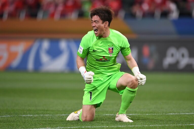 歓喜の雄叫びをあげる西川周作