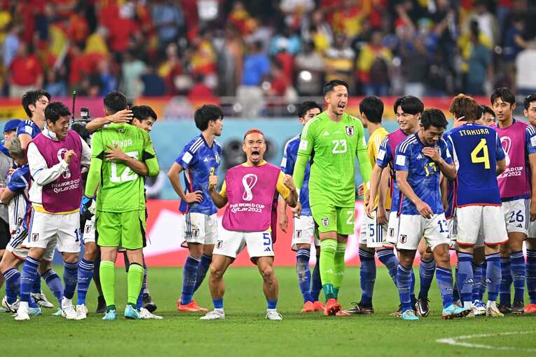スペイン戦後、長友喜びのハッスルポーズ　©Takuya Kaneko／JMPA