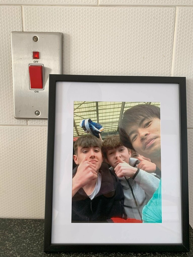 “憧れのミトマさん”が神対応してくれた写真が飾ってあった　©Yoichi Igawa　