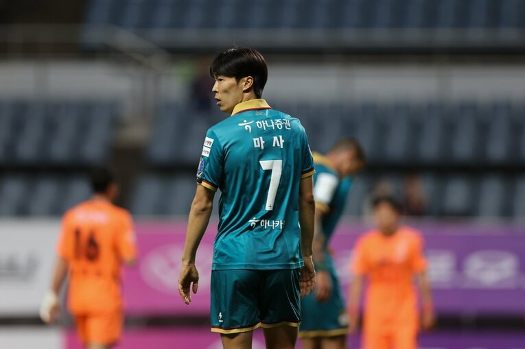 限られた出場機会で印象的な活躍を見せている今季の石田　©FA photos