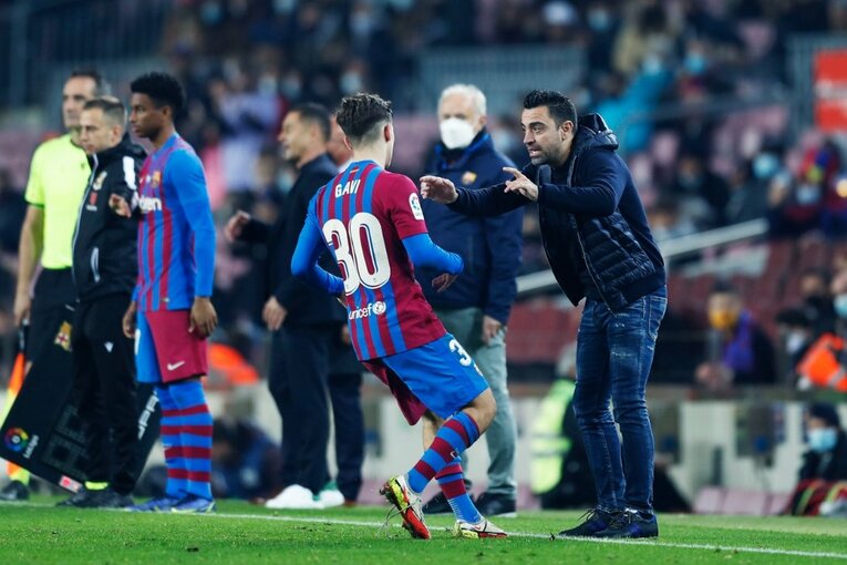 久保建英vsバルサがW杯イヤーのリーガ初戦… 年末の試合で見た「タケの身体の進化」と新星たちの奮起〈撮影者の視点〉(25)