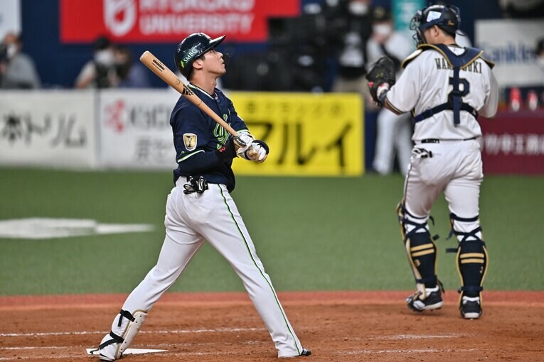 日本シリーズ第4戦、宇田川に見逃し三振に打ち取られ悔しそうな表情のヤクルト山田哲人　©︎Hideki Sugiyama