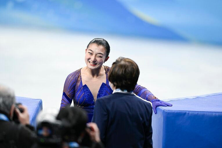 「泣いてる場合じゃない」新女王・坂本花織と中野コーチが守った“フィギュアの品格” 「20年前のスケート」発言のタラソワへ伝えたいこと(15)