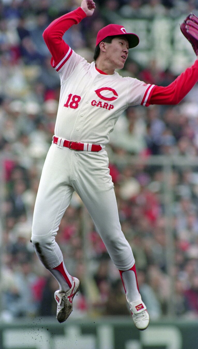 1991年の日本シリーズ。西武との第4戦で力投する佐々岡真司　©KYODO