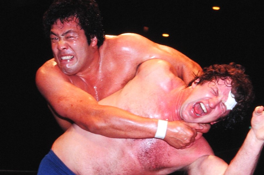 「全日本プロレスに就職します」 “サラリーマンレスラー”と揶揄されたジャンボ鶴田が切り開いた人生…貼られたレッテルと“非凡さ”<Number Web> photograph by AFLO