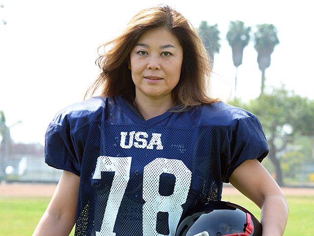 女子アメフトで米国代表に 鈴木弘子が歩む激動の人生 今年で49歳 自然体のアネゴ肌 アメリカンフットボール Number Web ナンバー