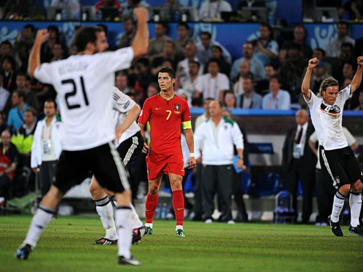 忘れられない瞬間を クリスティアーノ ロナウド 再び味わった 挫折 08年6月19日 Euro08 ドイツvs ポルトガル 海外サッカー Number Web ナンバー