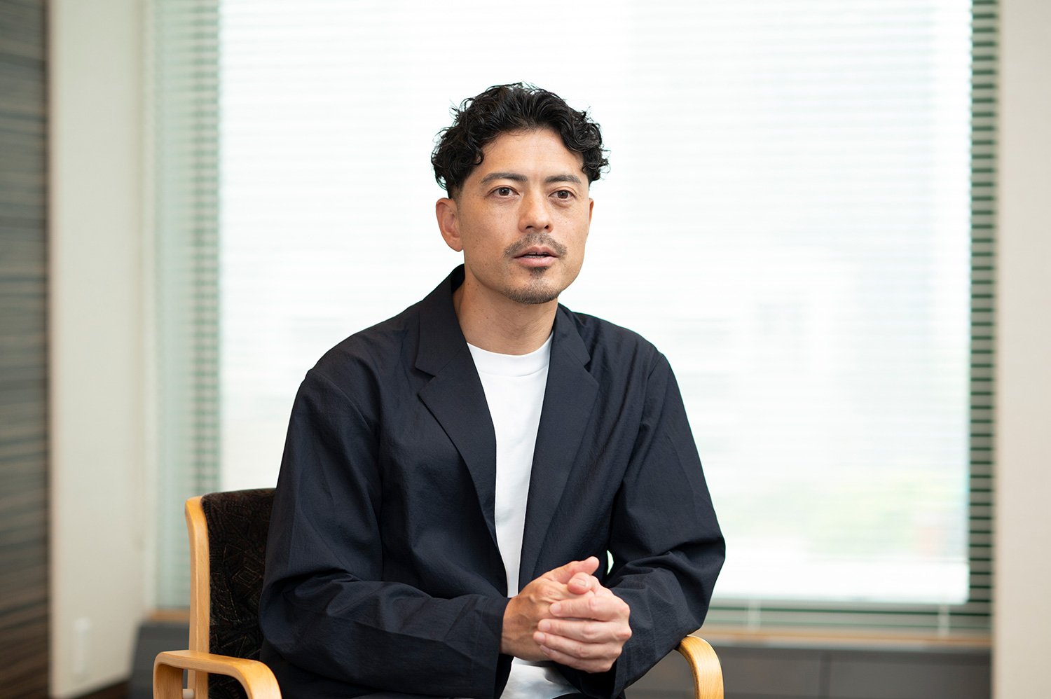 鈴木啓太　すずきけいた　元サッカー日本代表。2015年に現役引退するまで浦和レッズ一筋でプレー。現在はフードテック企業AuB代表取締役社長