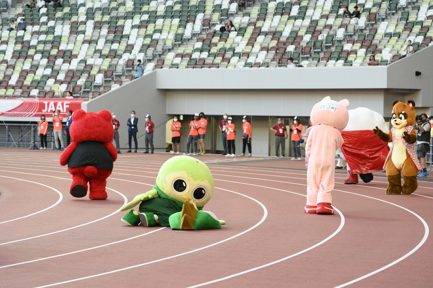 リヴェルンの大事な帽子が…　©Hirofumi Kamaya