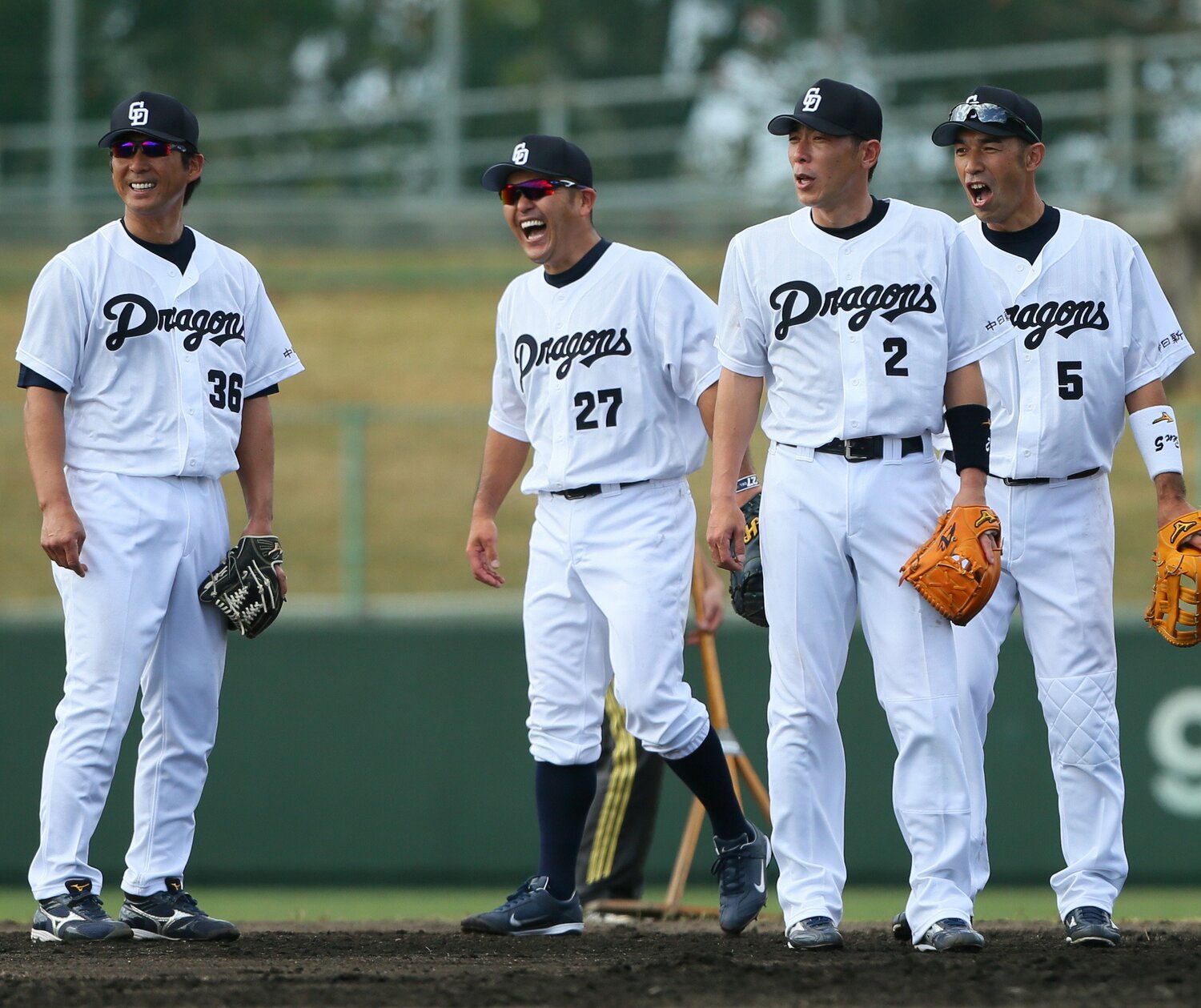 中日時代の（左から）小笠原道大、谷繁元信兼任監督、荒木雅博、和田一浩　©JIJI PRESS