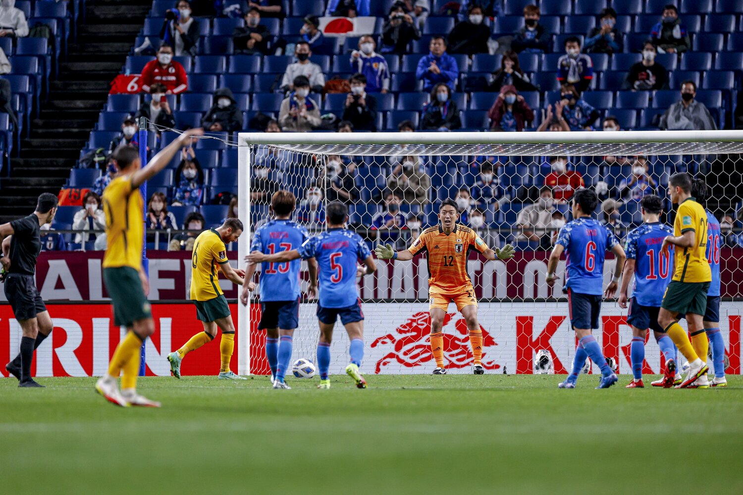 2021年10月、オーストラリア戦での権田ら日本代表　©Kiichi Matsumoto