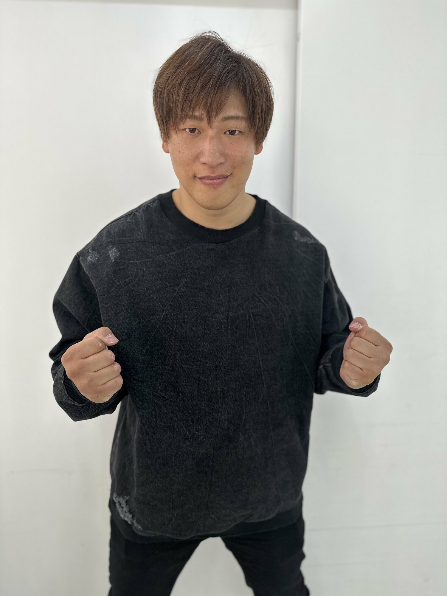 インタビューに応じた飯伏幸太　©Gantz Horie