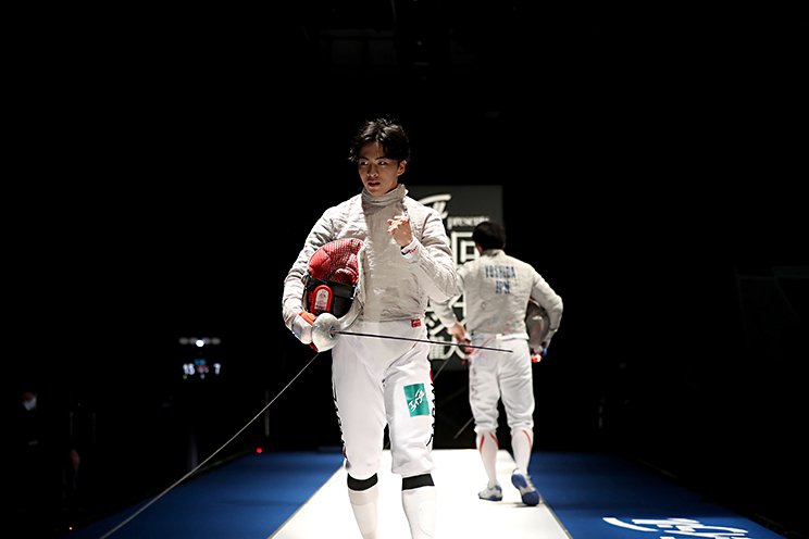 男子サーブル最年少優勝を果たした小久保真旺 ©Japan Fencing Federation