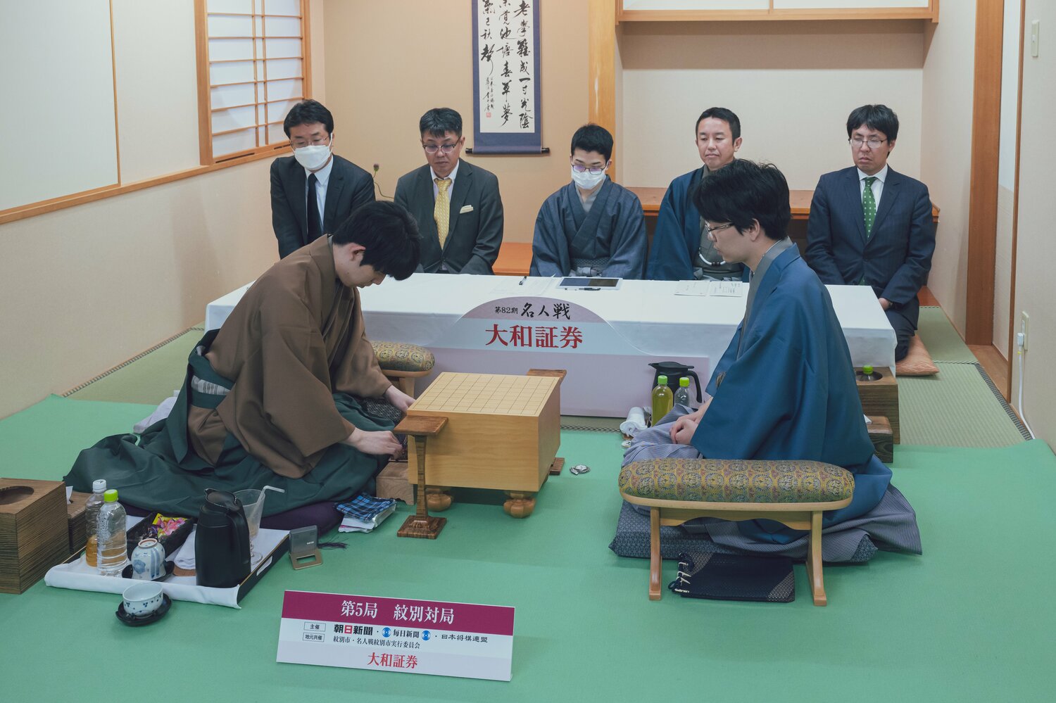 今期の名人戦第5局。記録係は入馬尚輝三段と廣森三段が担当した ©日本将棋連盟