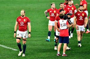 【画像】193cmファンデルメルヴァvs171cmコルビ、監督がウォーターボーイに？