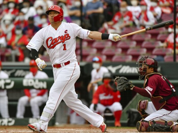 鈴木誠也ら主力が離脱…コロナ直撃から「広島カープはどう戦ってきたか？」番記者が見た“選手たちの苦悩”＜Number Web＞ photograph by KYODO