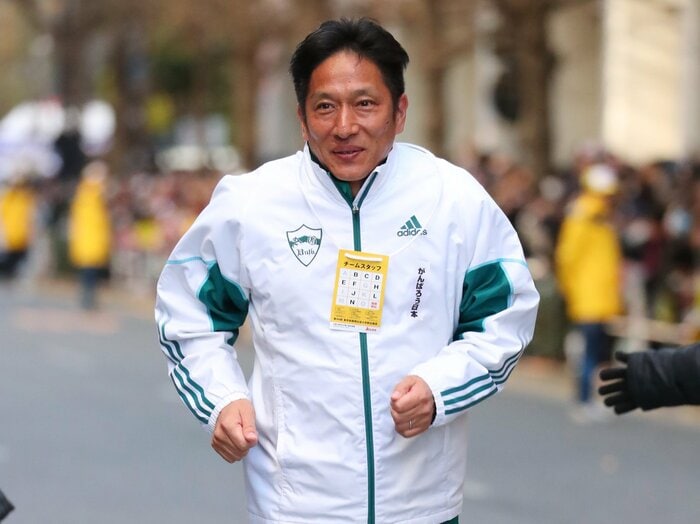 青学大の夏合宿で起きた“裸足サッカー事件”「めったなことでは怒らない」原晋監督のカミナリが落ちた日…箱根駅伝の最強監督が実践する“上手な怒り方”＜Number Web＞ photograph by AFLO