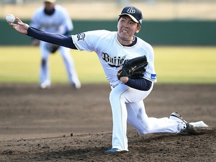 佐藤世那、3年目のフォーム改造。過去2年を捨てるたった1人の覚悟。<Number Web> photograph by NIKKAN SPORTS
