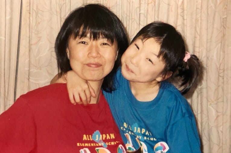 母・洋美さんの後押しを受けてバドミントンに励んできた東野有紗 ／ photograph by Hiromi Higashino