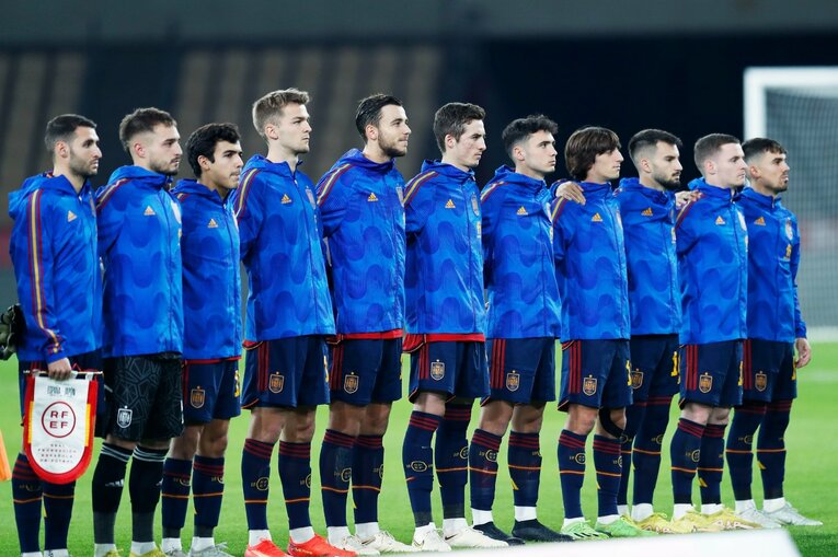 W杯前に日本人カメラマンが撮ったU-21スペインvs日本「リアルな実力差」ハイプレス空転の完敗を“未来予測”にしないためには… (5)