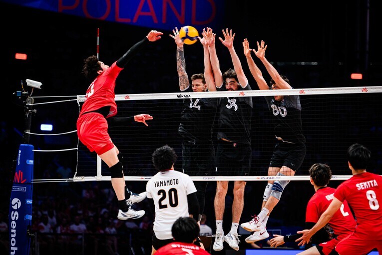 石川祐希（VNL準々決勝カナダ戦）©︎Volleyball World