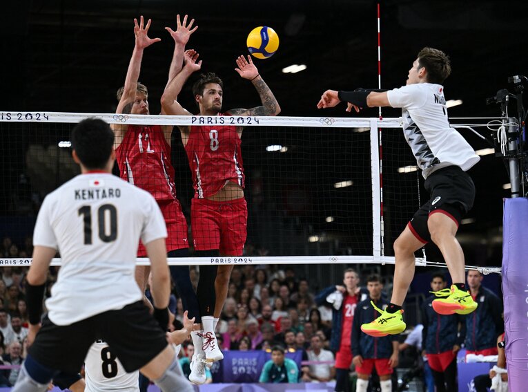 パワーあふれる西田だが、冷静沈着なプレーも光る　©︎Reuters/AFLO