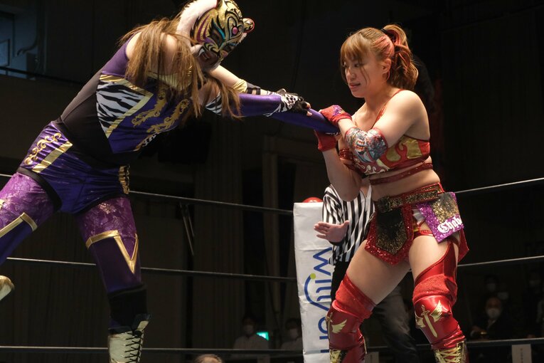 試合後“初肉声”は「悔しい」 タイガー・クイーンが6連勝も“必殺技なし”の大苦戦…好敵手たちとの“再戦”が今後のカギに？(30)