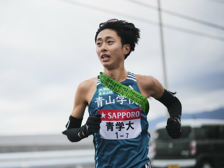 佐藤は先頭を行く青学大の白石光星（4年、写真）との差を一気に2分27秒も詰めた　©Yuki Suenaga
