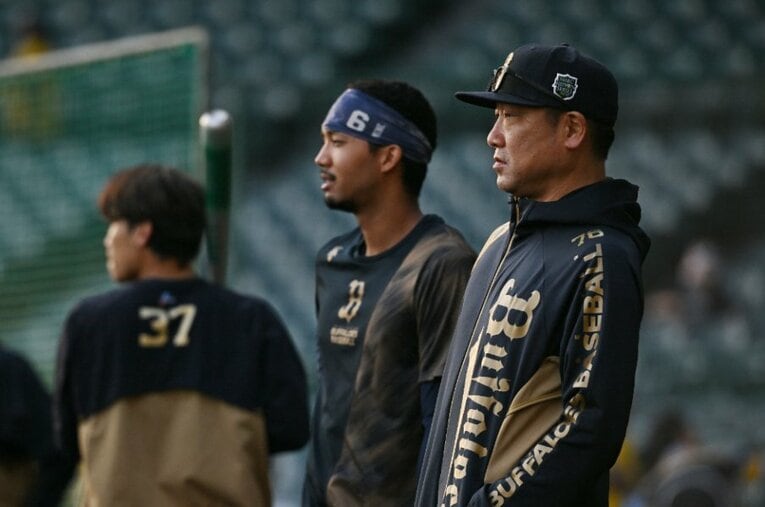 チームを三連覇に導いた中嶋監督。時に厳しく、時に温かい眼差しで選手たちを見守ってきた ／ photograph by Hideki Sugiyama