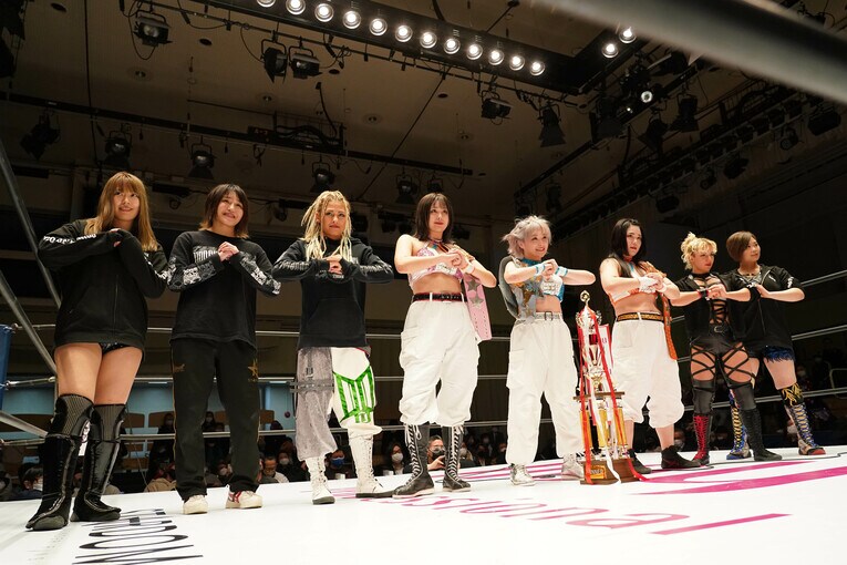 新メンバーが加わり、8人という大所帯になったドンナ・デル・モンド（DDM）