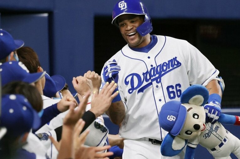 残留が決まった“タンケ”ことビシエドが名古屋で愛される理由とは ／ photograph by KYODO