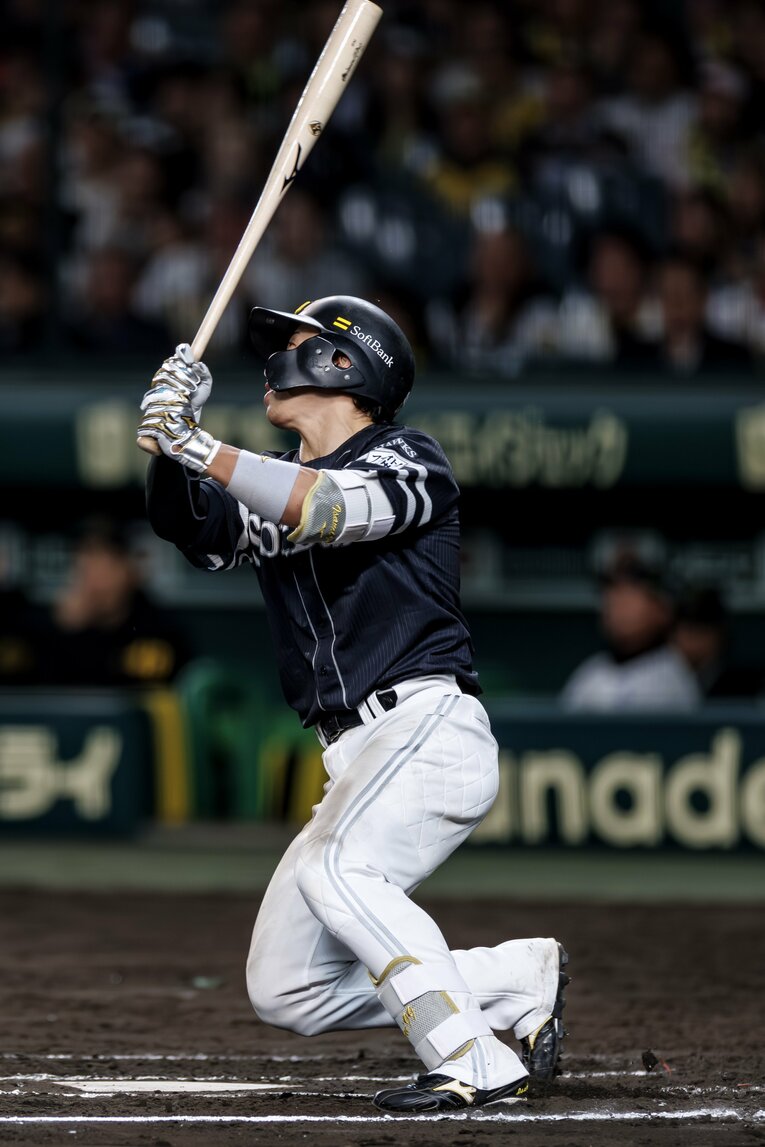 ソフトバンク野村勇の日本シリーズ優勝弾の瞬間！連続写真で一気に見る（1枚目／14枚中）©️Kiichi Matsumoto