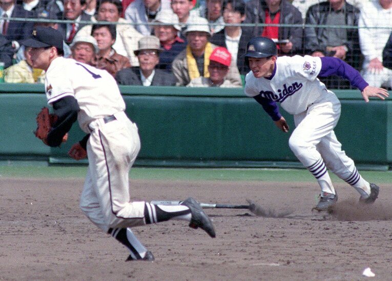 1991年春のセンバツ、愛工大名電時代のイチロー（当時17歳）の打席のシーン　©KYODO