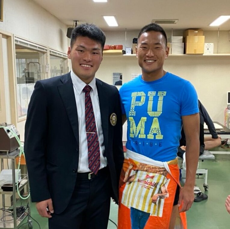 憧れの鄭大世と写真に収まる加藤　©︎Takumi Kato