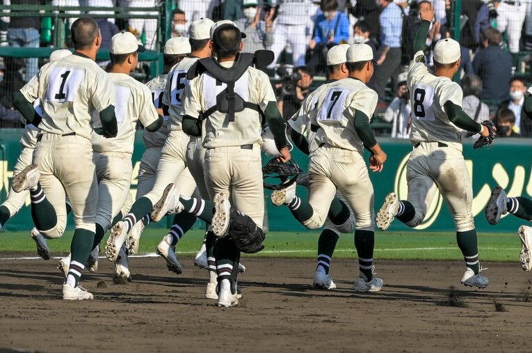 高校野球で注目を集めた選手はどのような道へと進むのか（写真はイメージです） ／ photograph by Nanae Suzuki