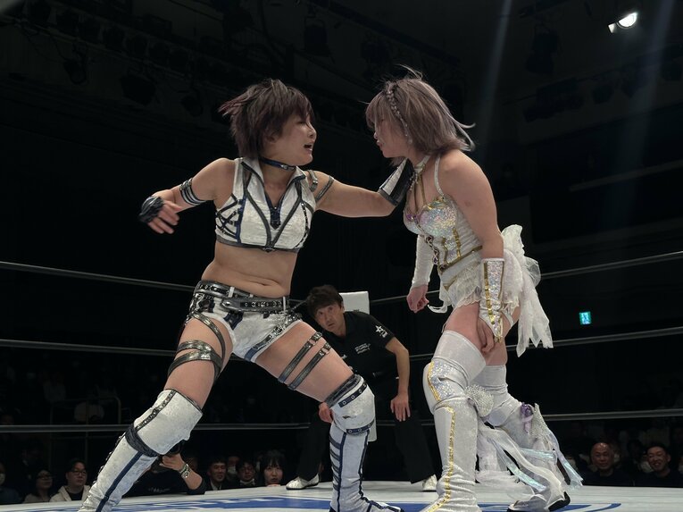 安納サオリvs中野たむ　©Norihiro Hashimoto