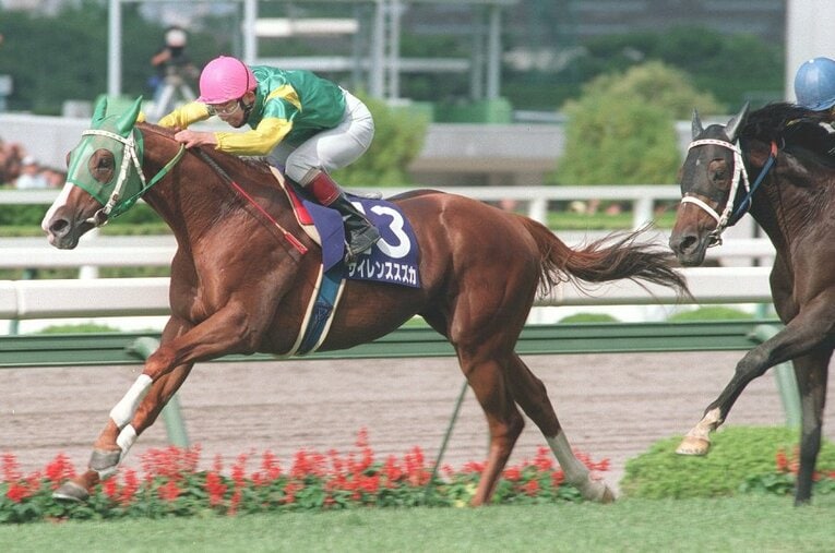 1998年の宝塚記念（阪神競馬場）で優勝したサイレンススズカ。これが最初で最後のG1勝利だった ／ photograph by Sankei Shimbun