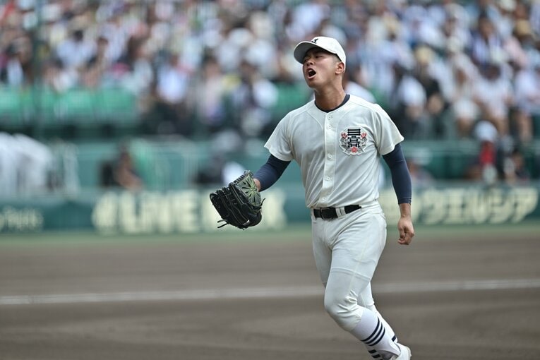 デッドボール直後の次打者を打ち取り、雄叫びを上げた近藤（4枚目／全6枚）　©Hideki Sugiyama