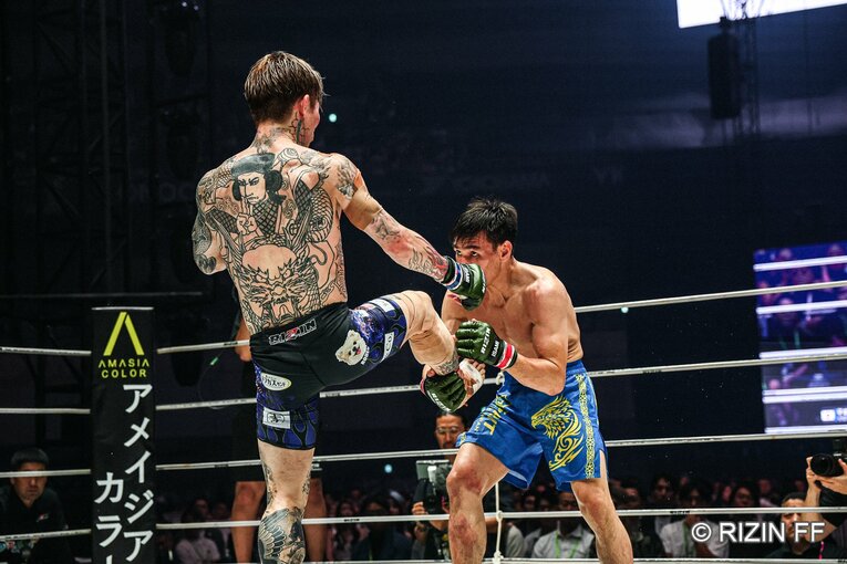 『超RIZIN.5』平本蓮vs.カルシャガ・ダウトベック　©RIZIN FF