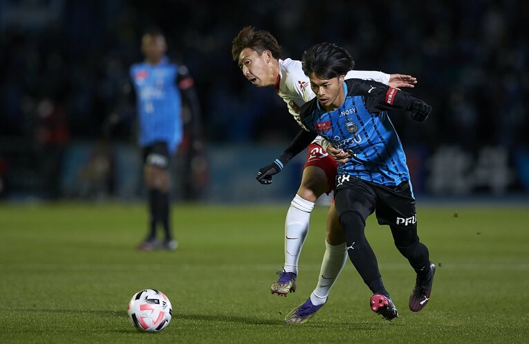 ルーキーながらシーズン通して大きなインパクトを残した三笘薫　©︎Pablo Morano/MB Media/Getty Images