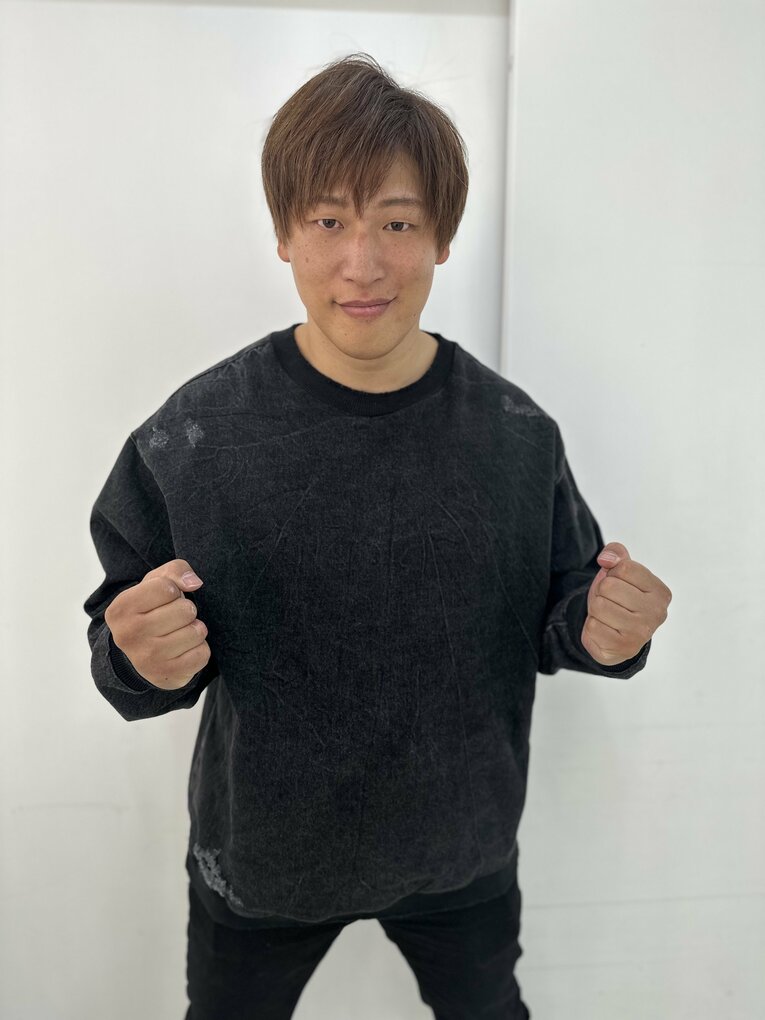 インタビューに応じた飯伏幸太　©Gantz Horie