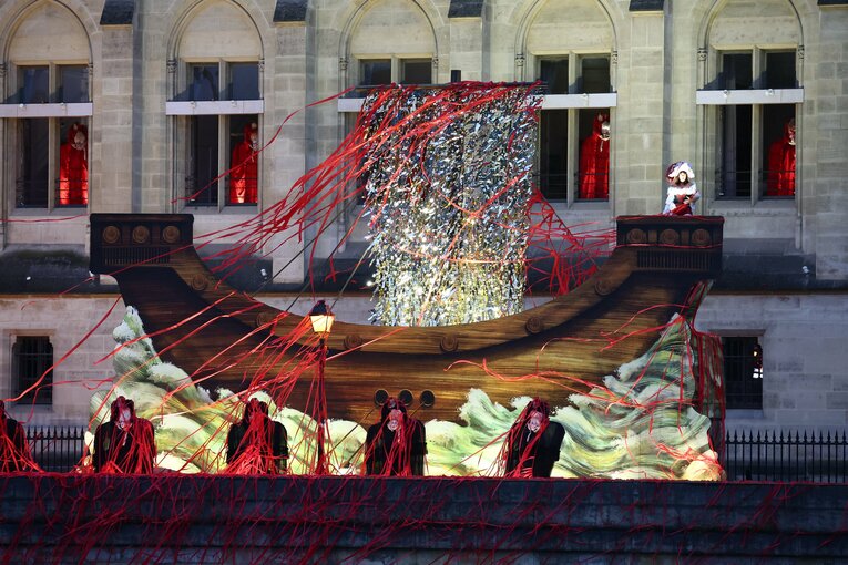 「首を持つ王妃」たち　©Ryosuke Menju/JMPA