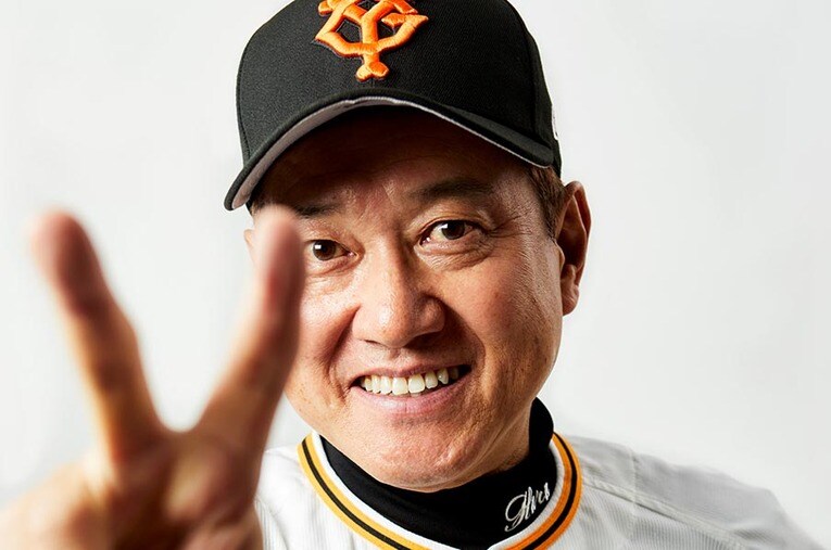 原辰徳監督が表紙を飾るのは、2010年の745号「勝つ組織論」以来で、現役時代も合わせて5度目 ／ photograph by Tetsuo Kashiwada