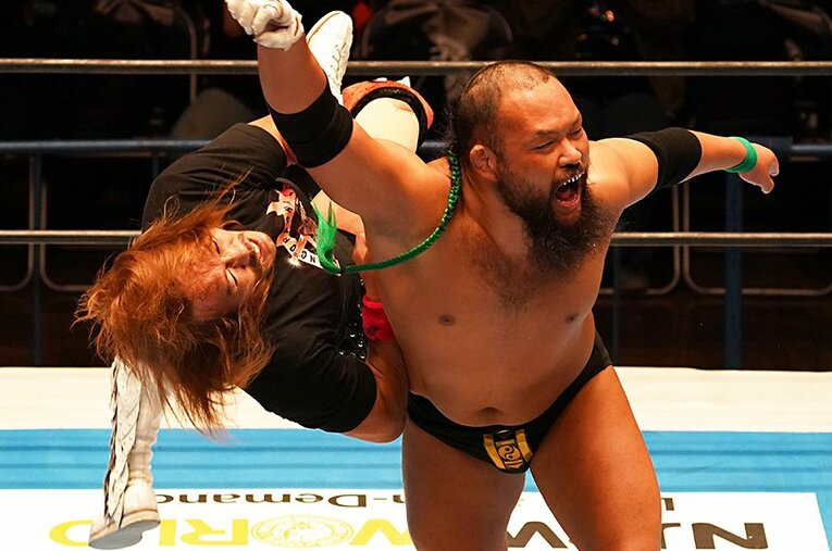 グレート-O-カーン（右）から内藤哲也への罵倒が止まる気配はない ／ photograph by Essei Hara