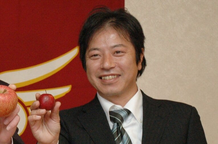 楽天でスカウトも務めた上岡氏　©JIJI PRESS