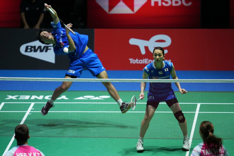 世界選手権では惜しくも2回戦で敗退したが、2024年パリ五輪を目指す金子・松友組　©Getty Images