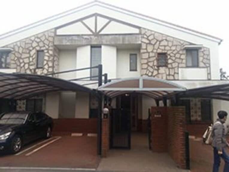 DetonatioN FocusMeのメンバーが住む「ゲーミングハウス」。9SLDKという間取りで、トイレ3箇所、お風呂が2箇所とかなり大きい。