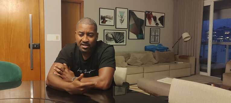 エジミウソンの豪華お宅と家族のラブラブぶり…写真はまだまだ続きます　©Hiroaki Sawada