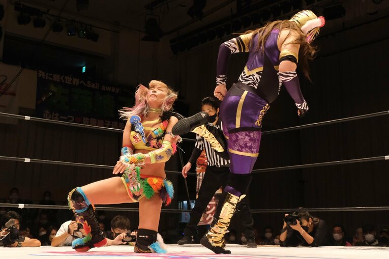 「ギャン期」ウナギ・サヤカとタイガー・クイーンの“初遭遇”に見た期待感…正反対の2人は女子プロレス界の看板カードになり得るか？(13)